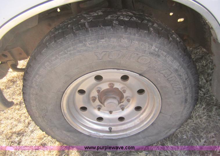 image for item 3406 1997 Ford F350 XLT crew cab pickup truck