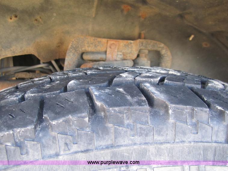 image for item 3406 1997 Ford F350 XLT crew cab pickup truck