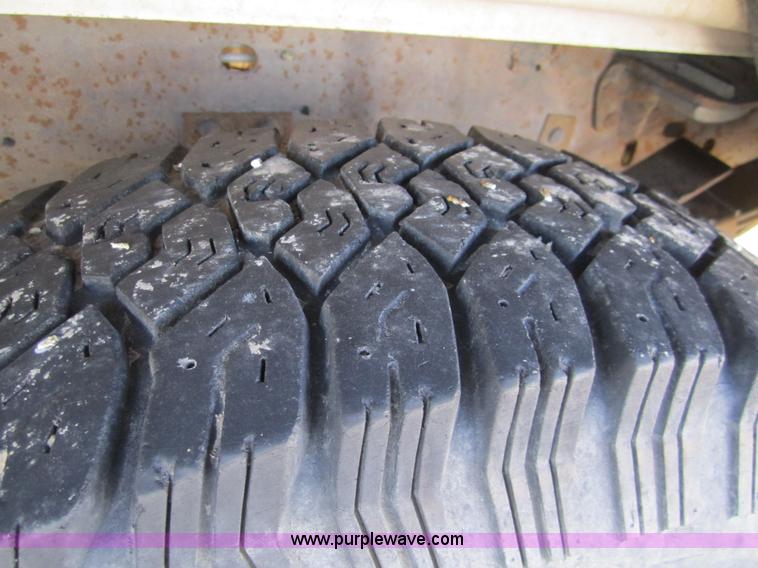 image for item 3406 1997 Ford F350 XLT crew cab pickup truck