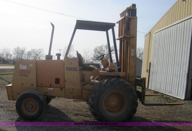 image for item 4000 Case 586E forklift
