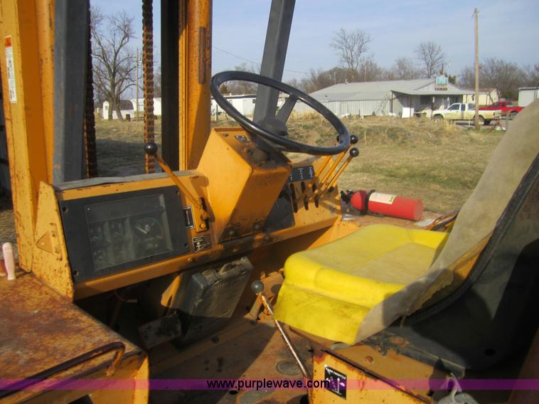 image for item 4000 Case 586E forklift