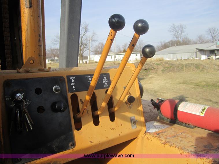 image for item 4000 Case 586E forklift