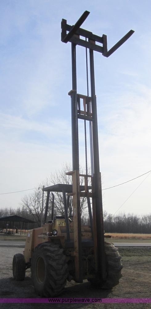 image for item 4000 Case 586E forklift