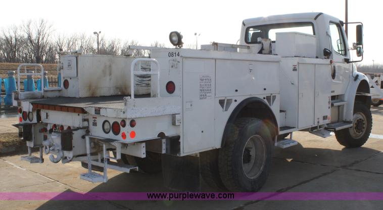 image for item 4892 2004 Freightliner M2 utility truck