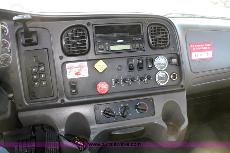 image for item 4892 2004 Freightliner M2 utility truck