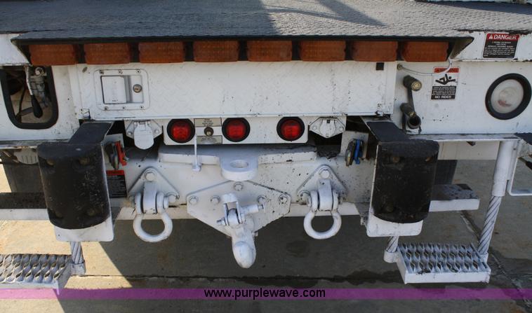 image for item 4892 2004 Freightliner M2 utility truck