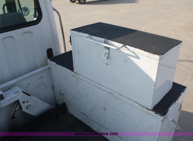 image for item 4892 2004 Freightliner M2 utility truck