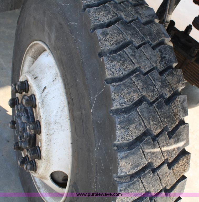 image for item 4892 2004 Freightliner M2 utility truck