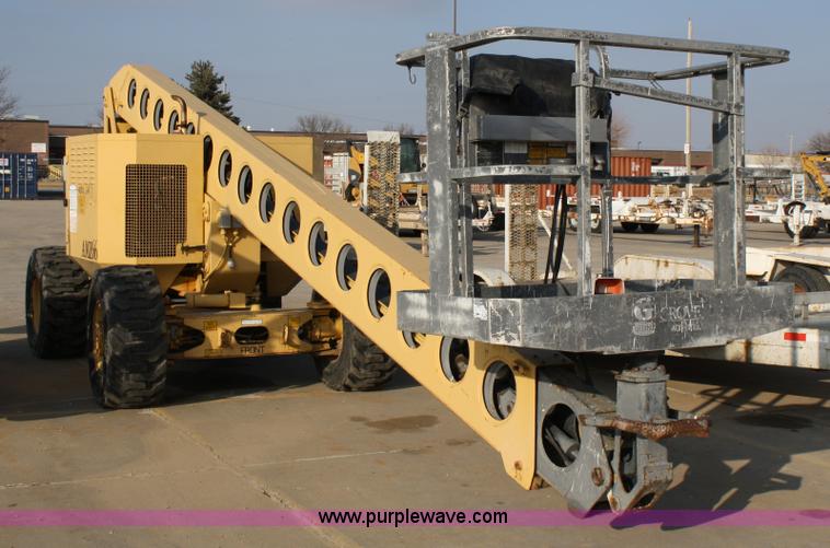 image for item 4895 Grove AM066 man lift