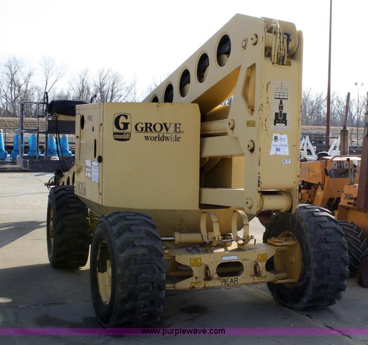 image for item 4895 Grove AM066 man lift