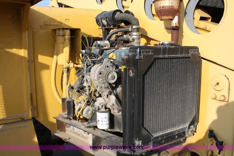 image for item 4895 Grove AM066 man lift