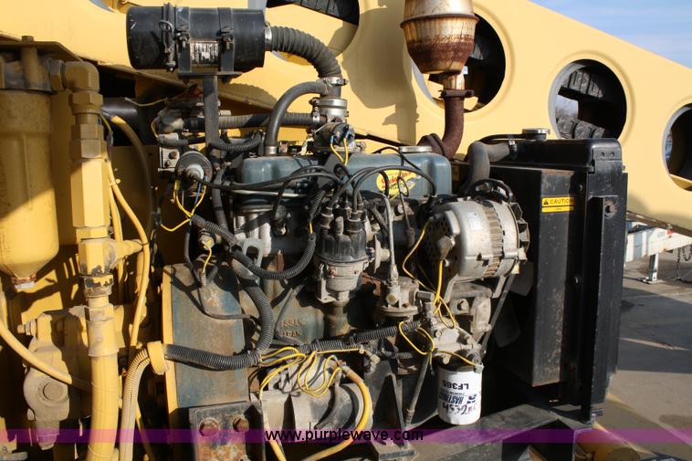 image for item 4895 Grove AM066 man lift