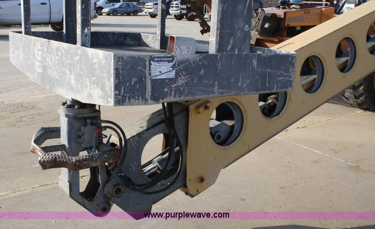 image for item 4895 Grove AM066 man lift
