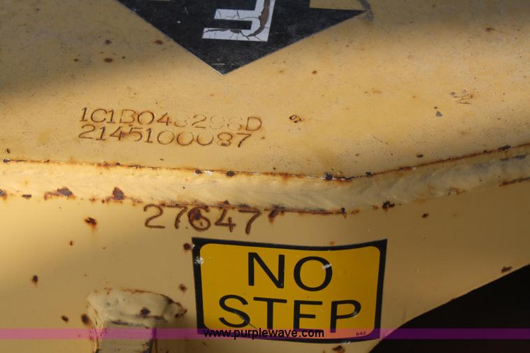 image for item 4895 Grove AM066 man lift