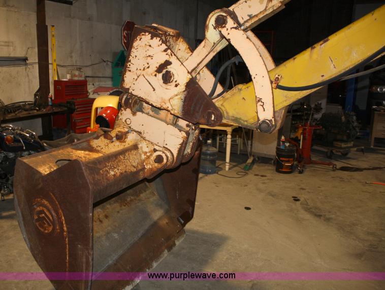 image for item 4908 1989 Case 1085B mobile excavator