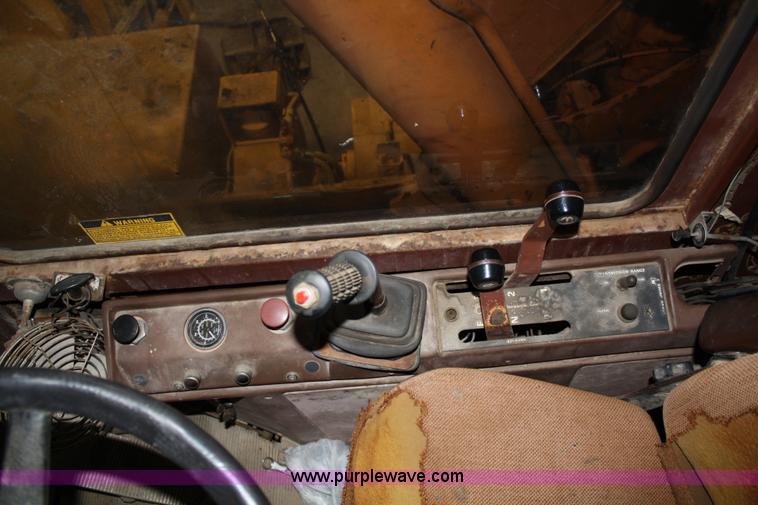 image for item 4908 1989 Case 1085B mobile excavator