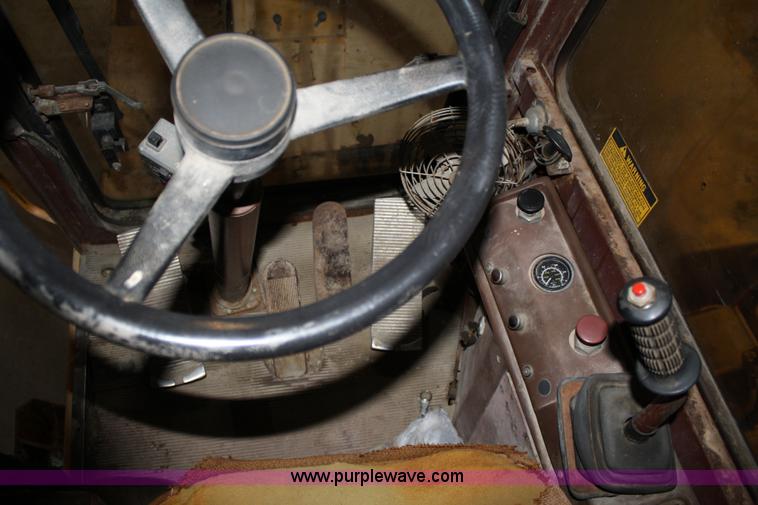 image for item 4908 1989 Case 1085B mobile excavator