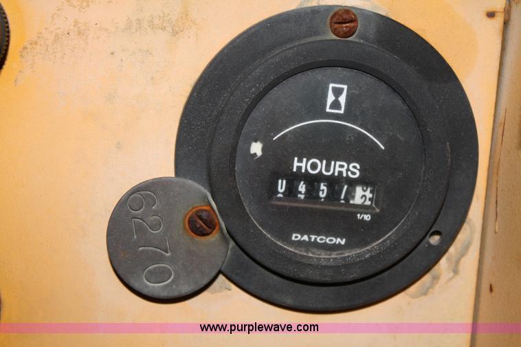 image for item 4908 1989 Case 1085B mobile excavator