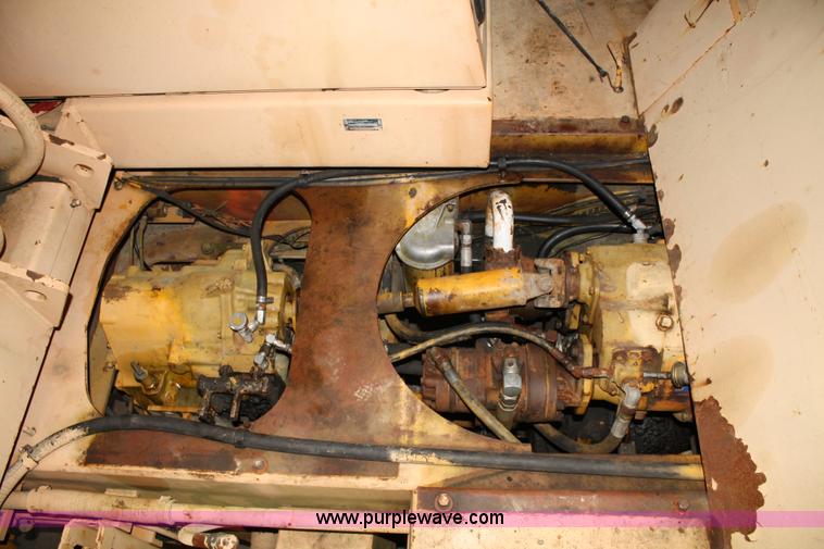 image for item 4908 1989 Case 1085B mobile excavator