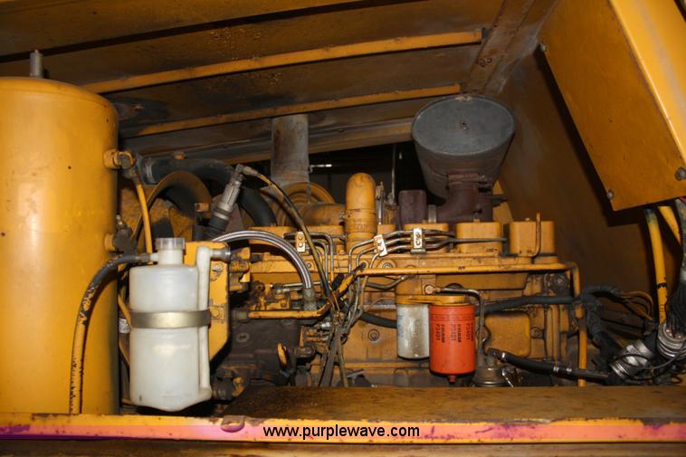 image for item 4908 1989 Case 1085B mobile excavator