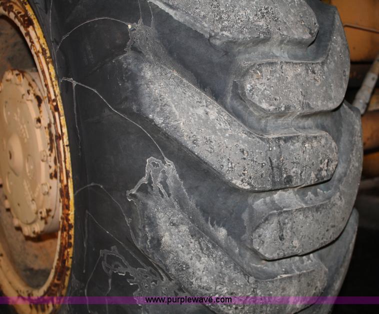 image for item 4908 1989 Case 1085B mobile excavator