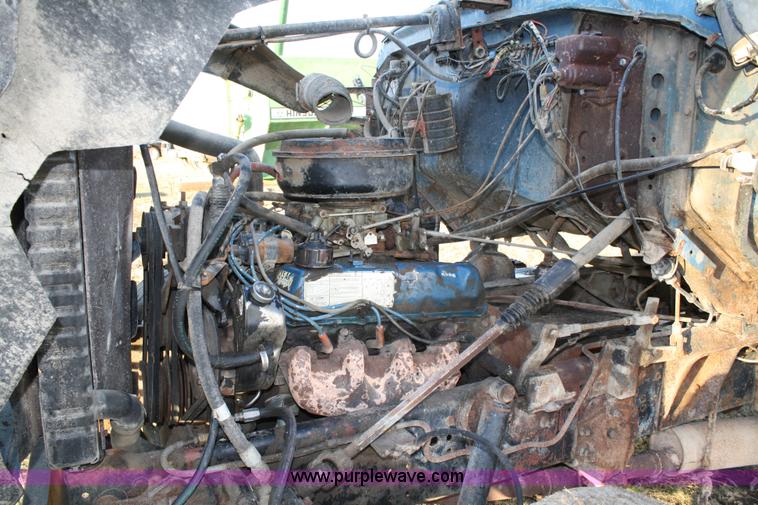 image for item 4910 1982 Ford F800 dump truck