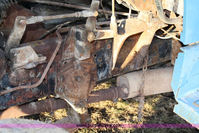 image for item 4910 1982 Ford F800 dump truck