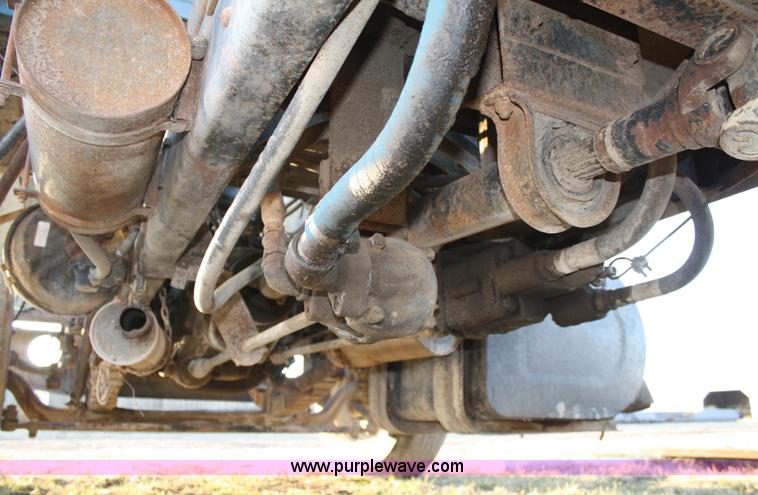 image for item 4910 1982 Ford F800 dump truck