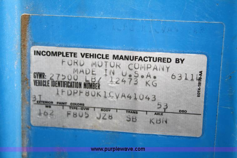 image for item 4910 1982 Ford F800 dump truck