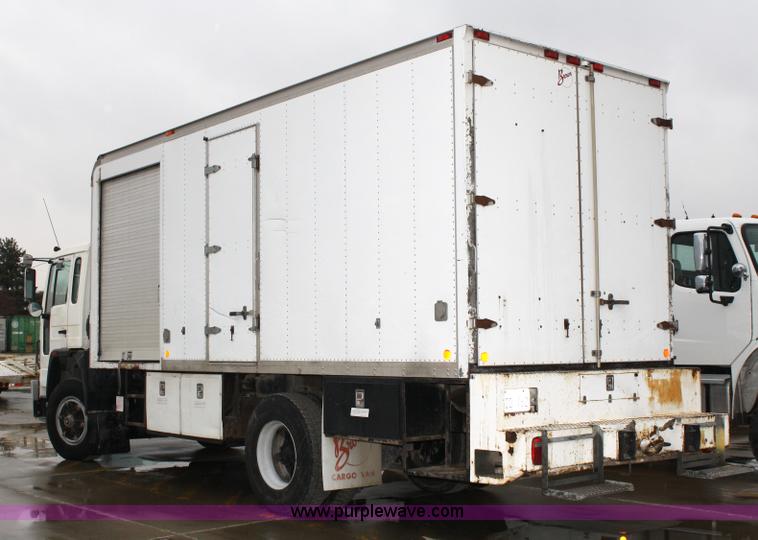 image for item 4923 1994 Volvo cargo truck