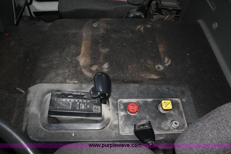 image for item 4923 1994 Volvo cargo truck