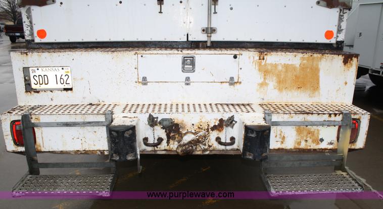 image for item 4923 1994 Volvo cargo truck