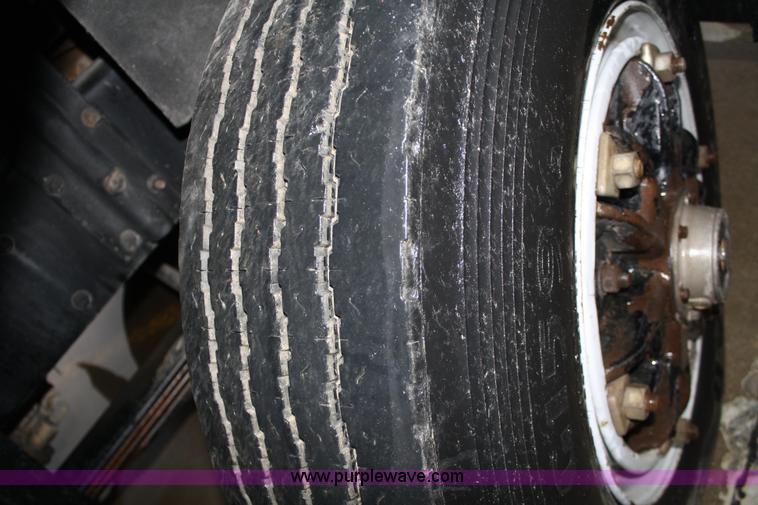 image for item 4923 1994 Volvo cargo truck