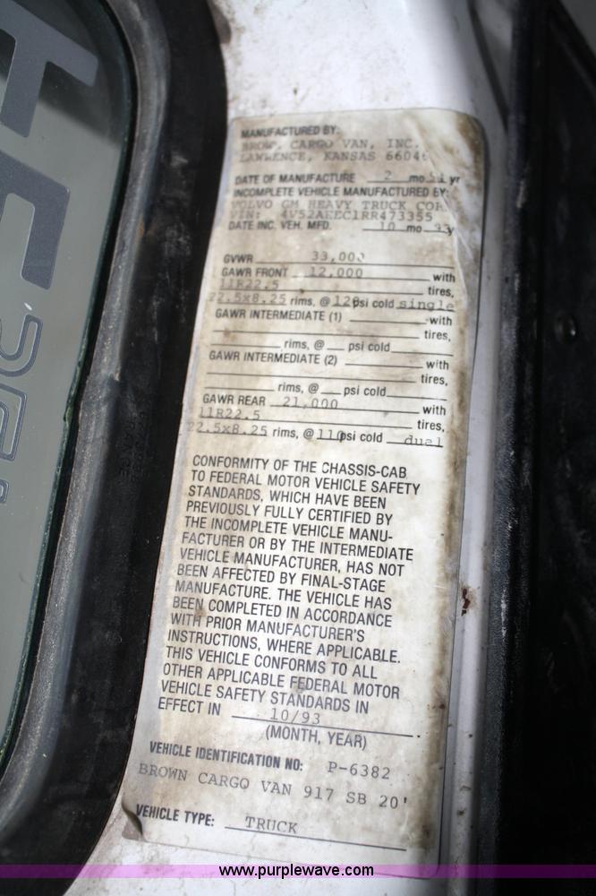 image for item 4923 1994 Volvo cargo truck