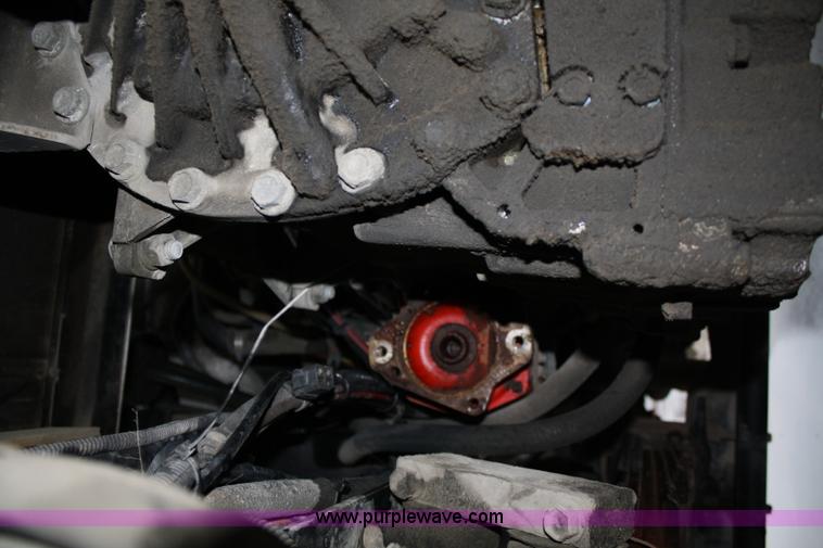 image for item 4923 1994 Volvo cargo truck