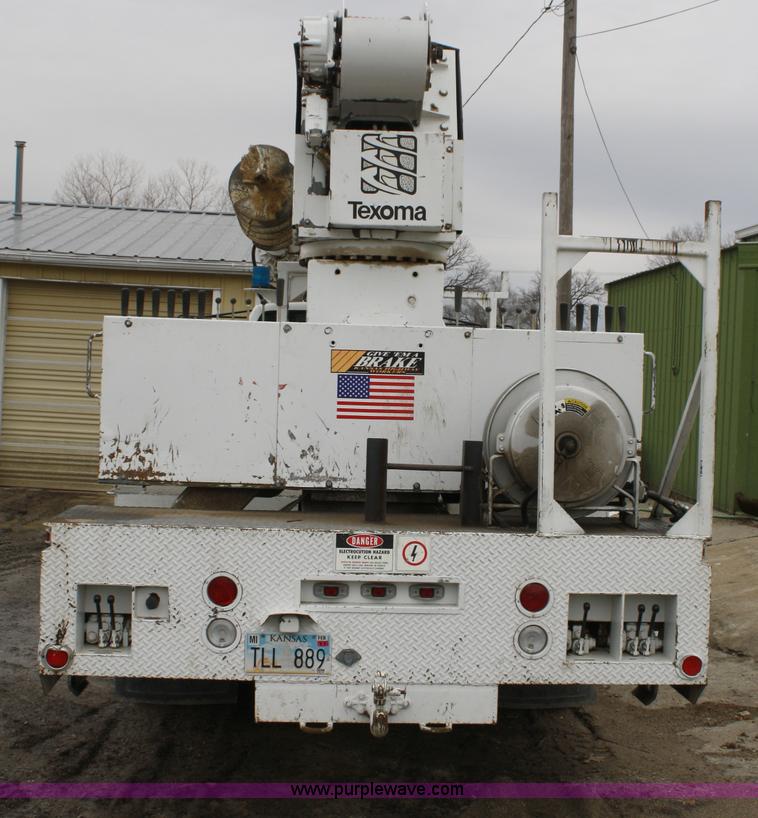 image for item 4938 1993 Texoma TX245T digger derrick bed