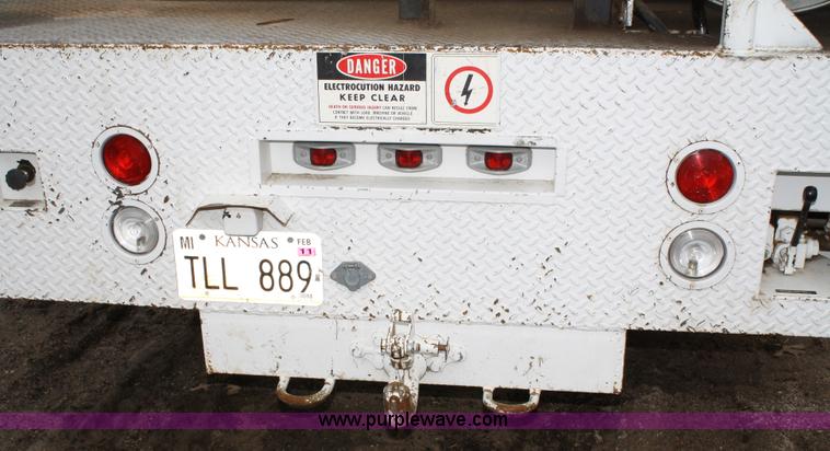 image for item 4938 1993 Texoma TX245T digger derrick bed