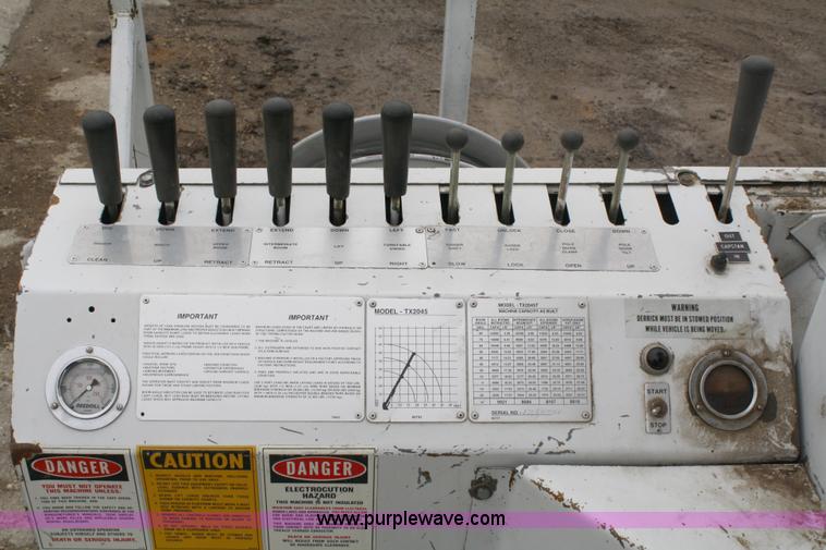 image for item 4938 1993 Texoma TX245T digger derrick bed