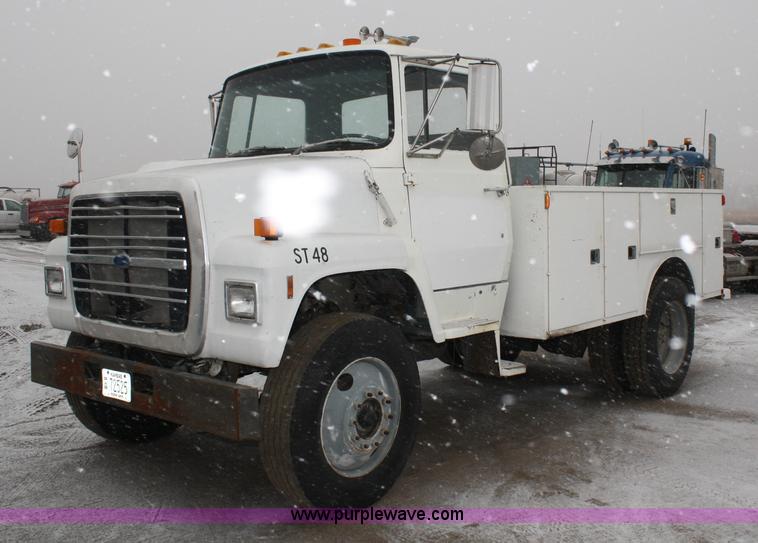 image for item 4944 1987 Ford LN8000 service truck