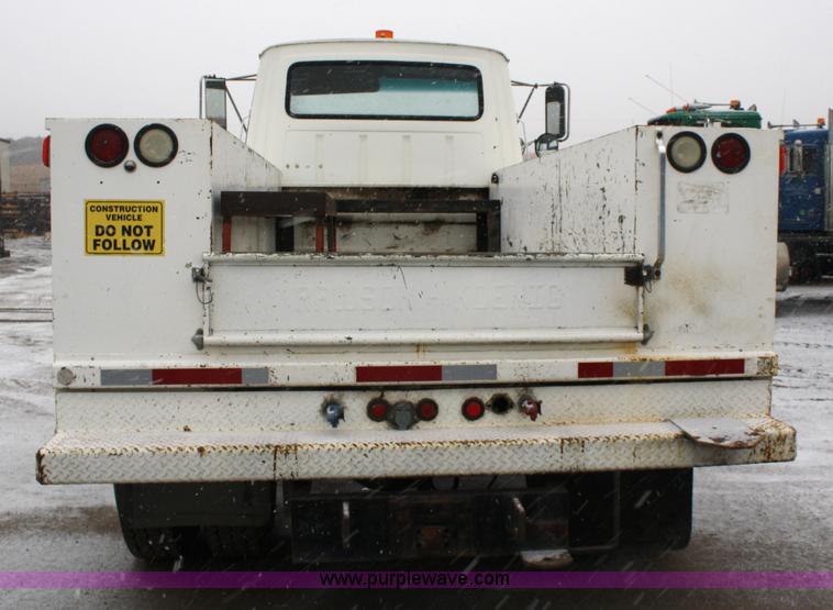 image for item 4944 1987 Ford LN8000 service truck