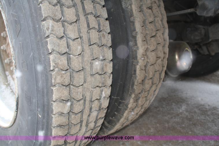 image for item 4944 1987 Ford LN8000 service truck