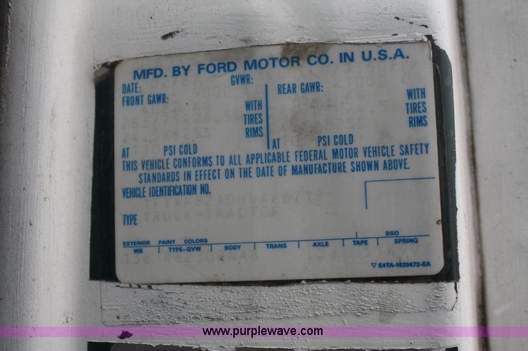 image for item 4944 1987 Ford LN8000 service truck