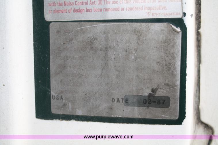 image for item 4944 1987 Ford LN8000 service truck