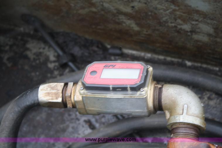 image for item 4945 1979 International 2275 service truck