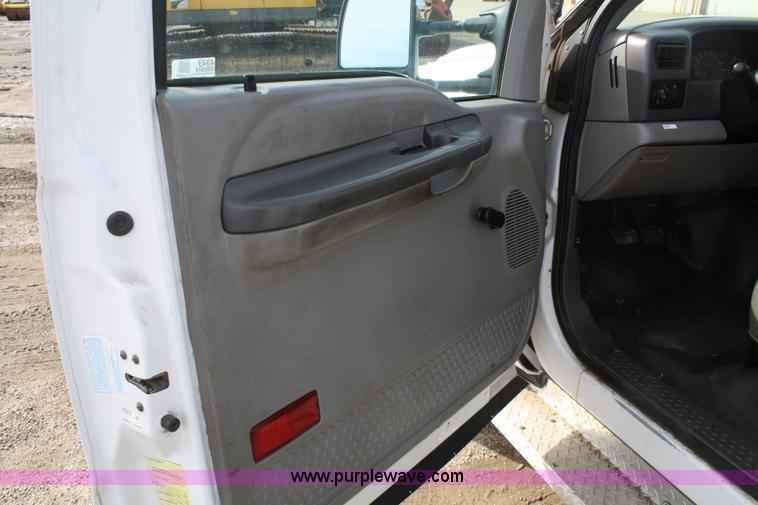 image for item 4949 1998 Ford F550 Super Duty utility truck