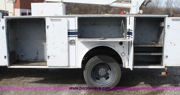 image for item 4949 1998 Ford F550 Super Duty utility truck