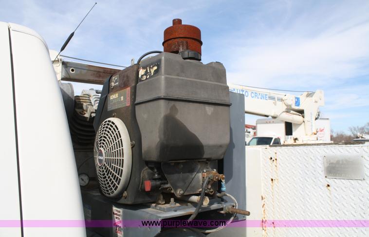 image for item 4949 1998 Ford F550 Super Duty utility truck