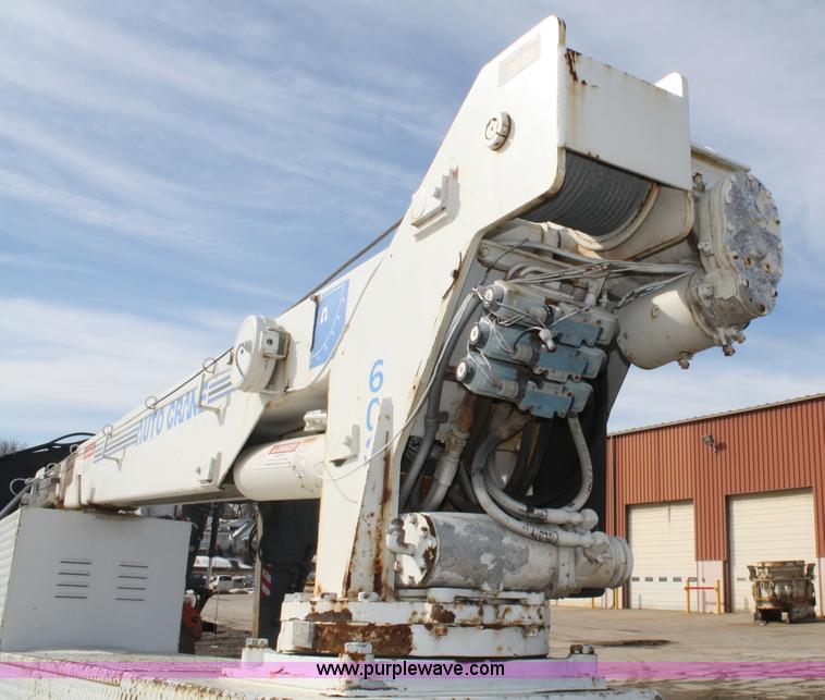 image for item 4949 1998 Ford F550 Super Duty utility truck