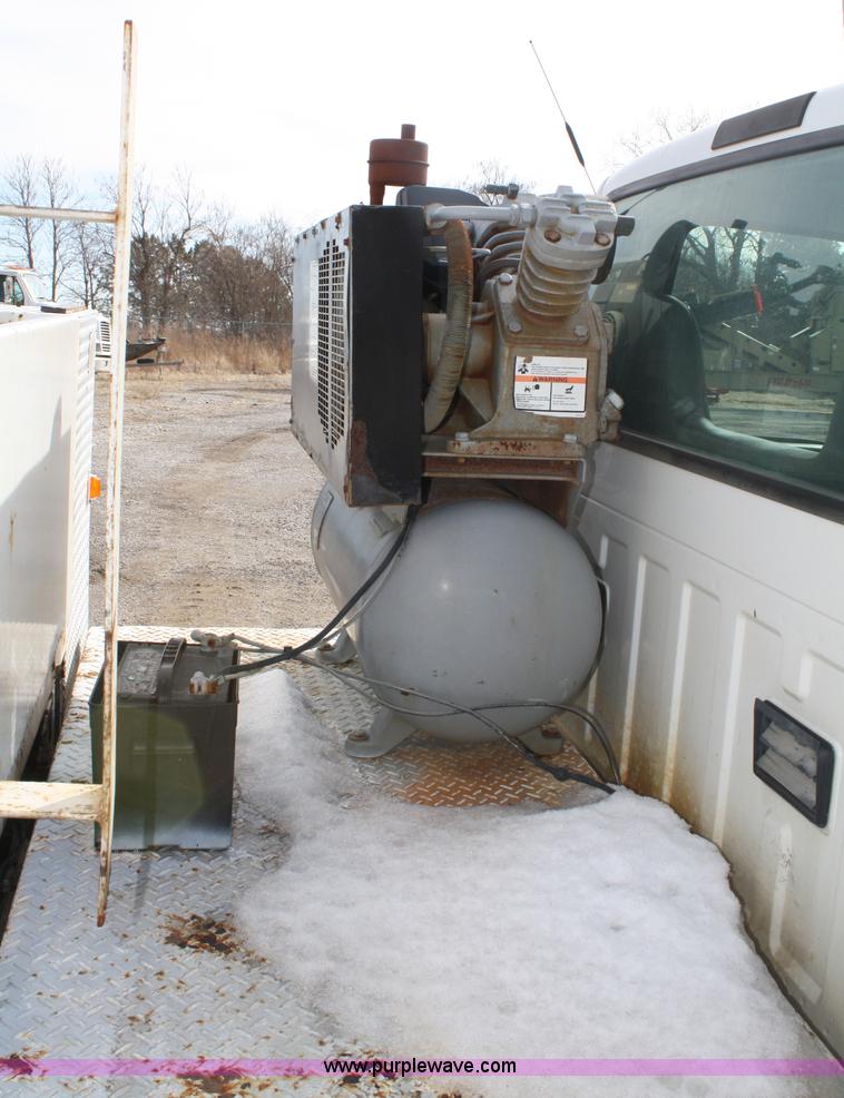 image for item 4949 1998 Ford F550 Super Duty utility truck