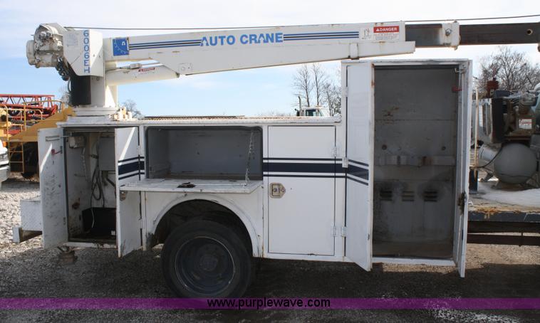 image for item 4949 1998 Ford F550 Super Duty utility truck